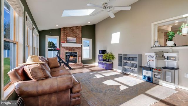 1140 DAYTON DR, Warminster, PA 18974