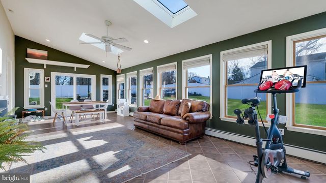 1140 DAYTON DR, Warminster, PA 18974