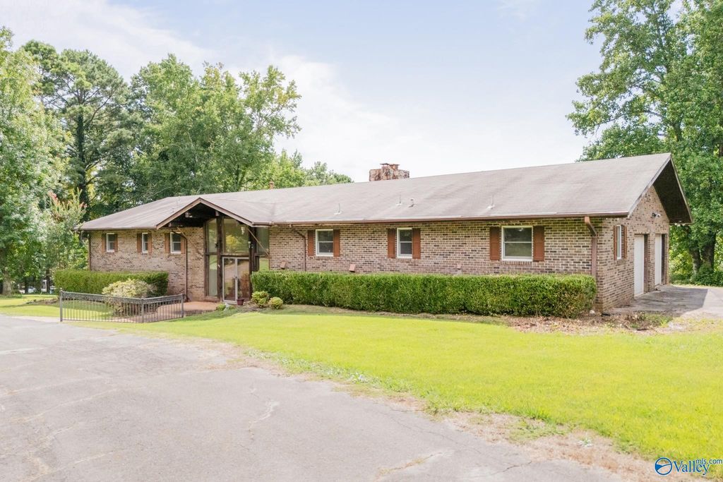 356 Springhill Road NW, Huntsville, AL 35806