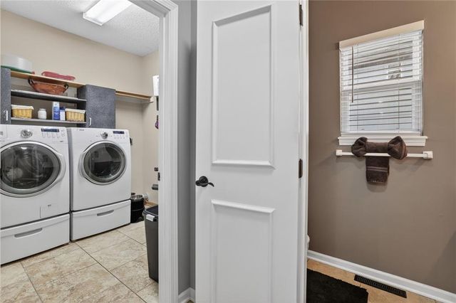 21155 W 125 Terrace, Olathe, KS 66061