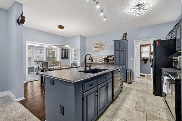 21155 W 125 Terrace, Olathe, KS 66061