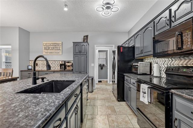 21155 W 125 Terrace, Olathe, KS 66061