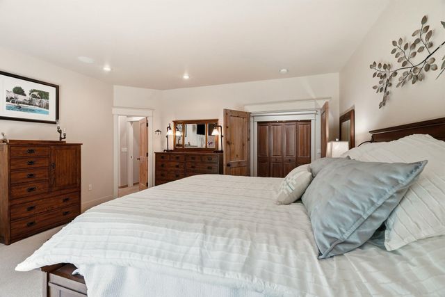 12820 S Fairway Ridge Ln, Spokane, WA 99224