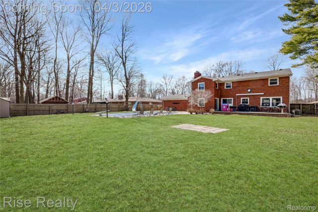 1366 Ox Yoke Drive, Flint Charter Township, MI 48532