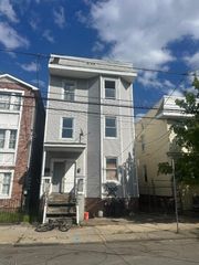 748 S 11Th St, Newark City, NJ 07103