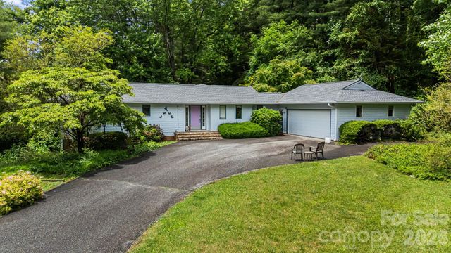 11 Beaumont Drive, Hendersonville, NC 28739