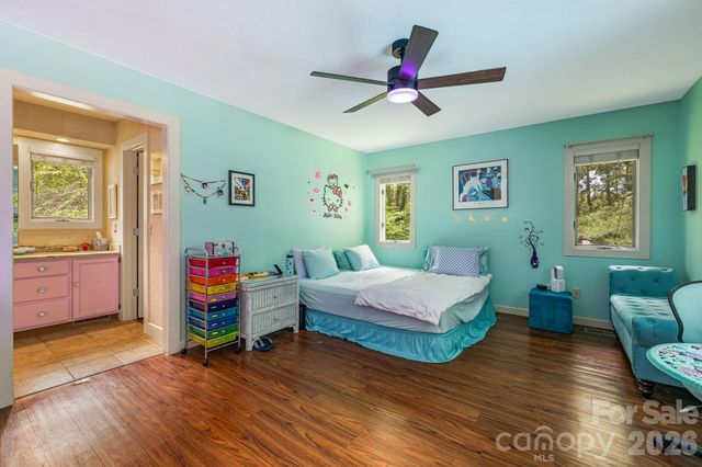 11 Beaumont Drive, Hendersonville, NC 28739