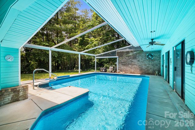 11 Beaumont Drive, Hendersonville, NC 28739