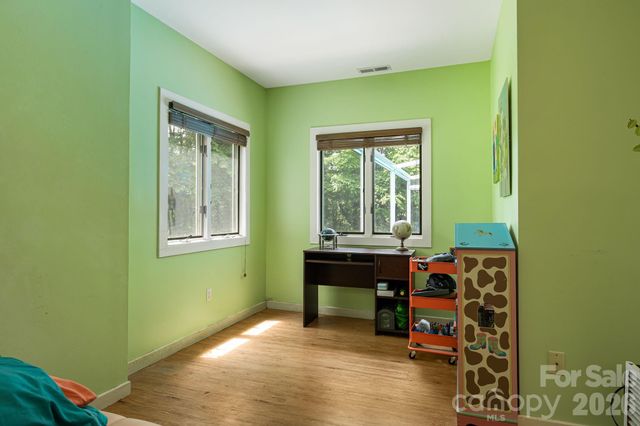 11 Beaumont Drive, Hendersonville, NC 28739