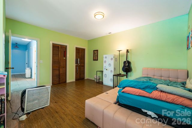 11 Beaumont Drive, Hendersonville, NC 28739