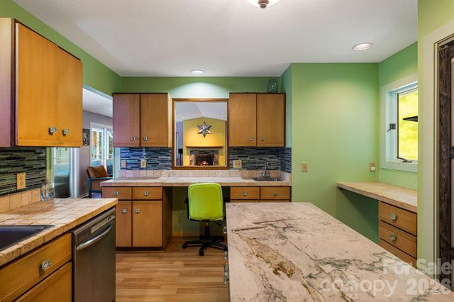 11 Beaumont Drive, Hendersonville, NC 28739