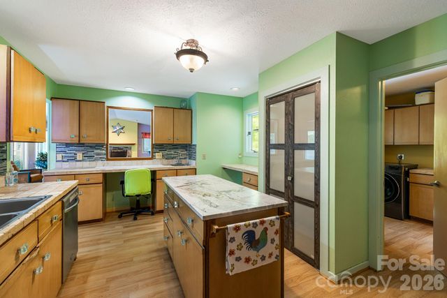 11 Beaumont Drive, Hendersonville, NC 28739