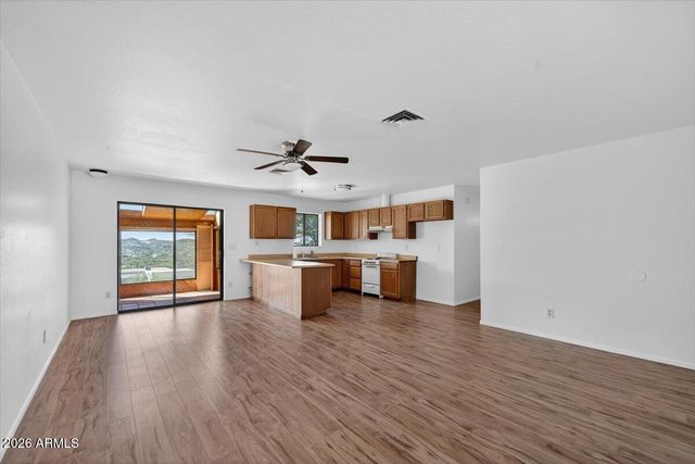 48214 N 33RD Avenue, New River, AZ 85087