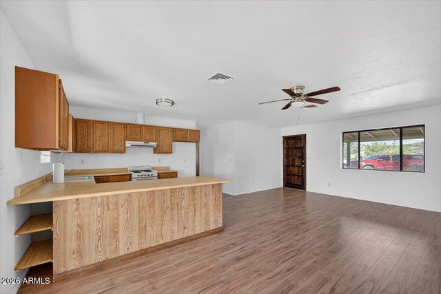 48214 N 33RD Avenue, New River, AZ 85087