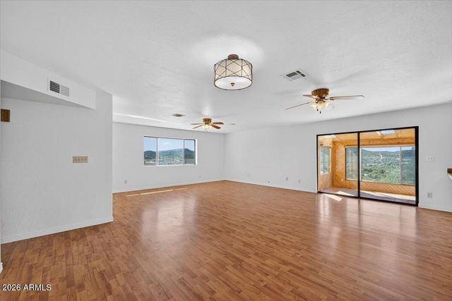 48214 N 33RD Avenue, New River, AZ 85087