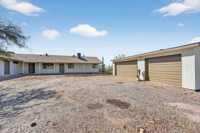 48214 N 33RD Avenue, New River, AZ 85087