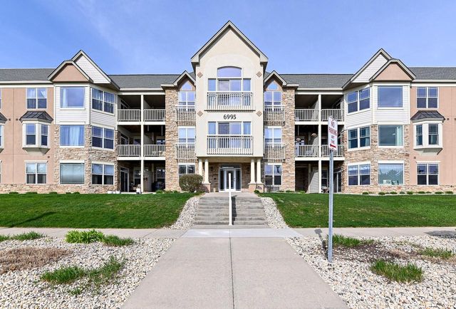 6995 S Riverwood BOULEVARD #S-209, Franklin, WI 53132