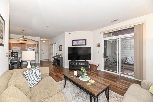 6995 S Riverwood BOULEVARD #S-209, Franklin, WI 53132