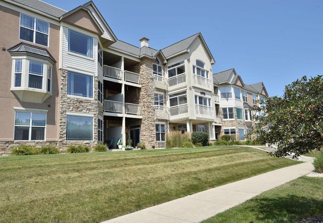 6995 S Riverwood BOULEVARD #S-209, Franklin, WI 53132