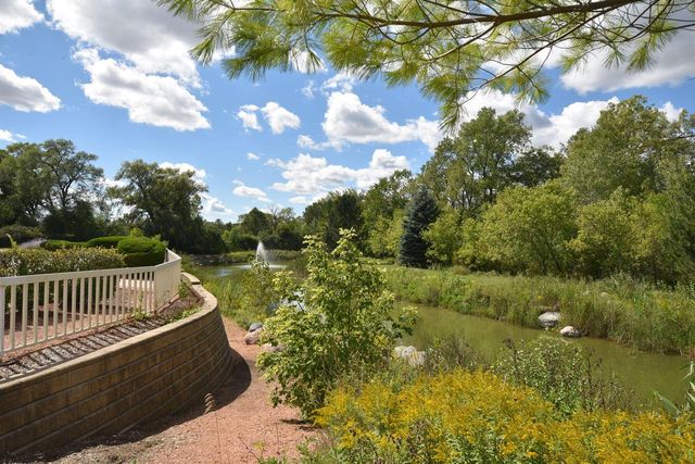 6995 S Riverwood BOULEVARD #S-209, Franklin, WI 53132