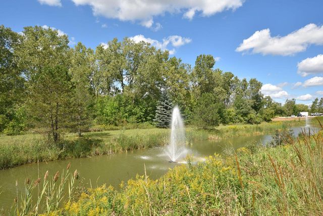 6995 S Riverwood BOULEVARD #S-209, Franklin, WI 53132