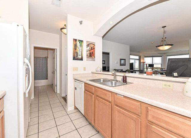 6995 S Riverwood BOULEVARD #S-209, Franklin, WI 53132