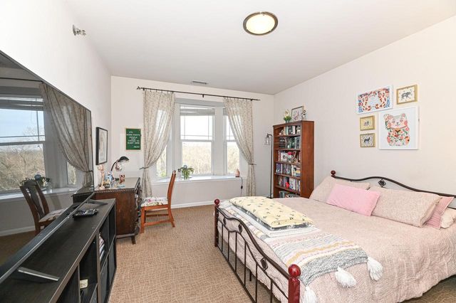 6995 S Riverwood BOULEVARD #S-209, Franklin, WI 53132