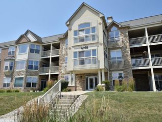 6995 S Riverwood BOULEVARD #S-209, Franklin, WI 53132