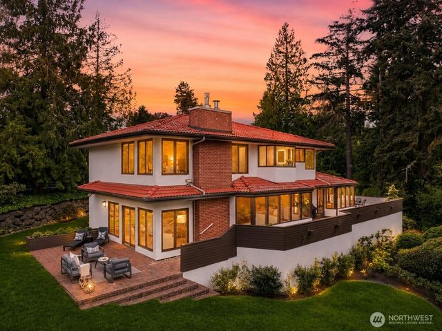5601 43rd Avenue W, Seattle, WA 98199
