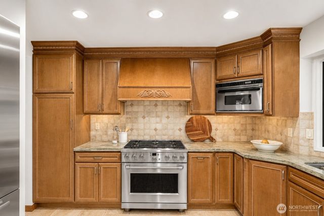 5601 43rd Avenue W, Seattle, WA 98199