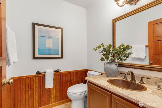 5601 43rd Avenue W, Seattle, WA 98199