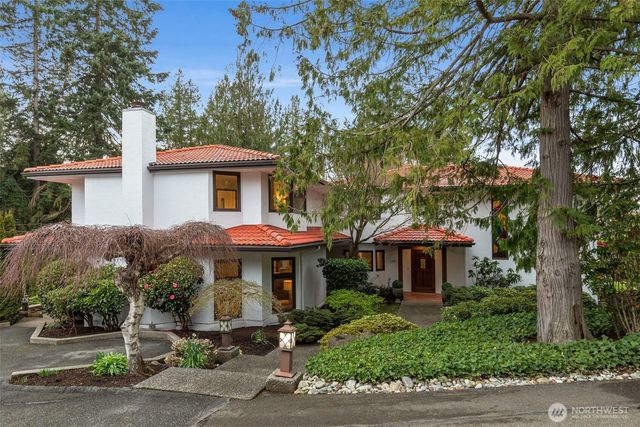 5601 43rd Avenue W, Seattle, WA 98199