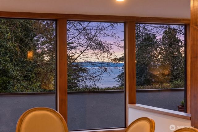 5601 43rd Avenue W, Seattle, WA 98199