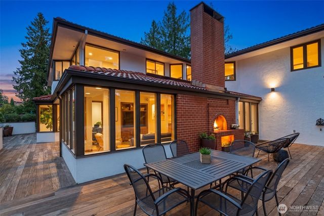 5601 43rd Avenue W, Seattle, WA 98199