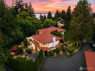 5601 43rd Avenue W, Seattle, WA 98199