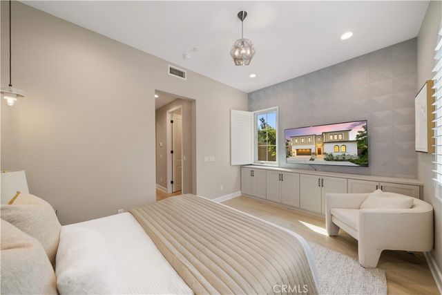 136 Salt Spg, Irvine, CA 92602