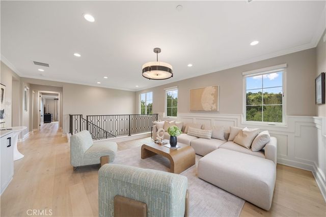 136 Salt Spg, Irvine, CA 92602