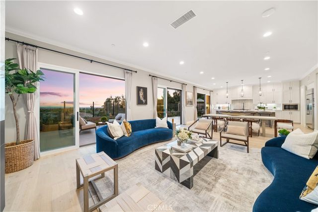 136 Salt Spg, Irvine, CA 92602