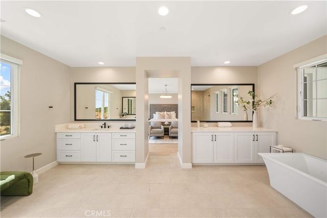136 Salt Spg, Irvine, CA 92602
