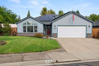 570 Bachand Circle, Central Point, OR 97502