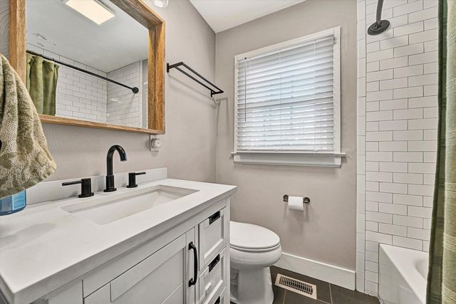 1072 Garner RD, Vinton, VA 24179