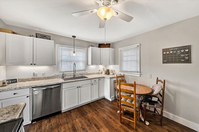 1072 Garner RD, Vinton, VA 24179