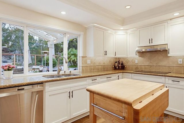 4554 Calle De Vida, San Diego, CA 92124