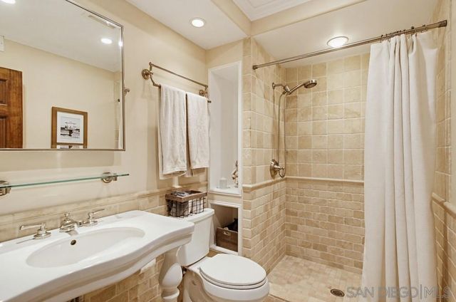 4554 Calle De Vida, San Diego, CA 92124