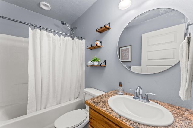 1307 W Belknap, Nampa, ID 83686