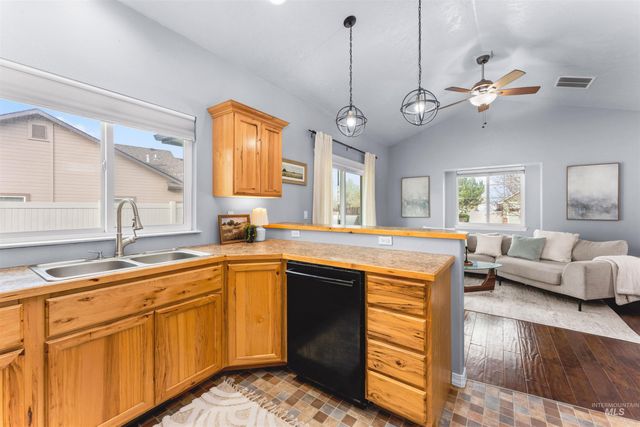 1307 W Belknap, Nampa, ID 83686