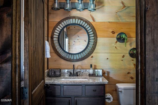 834 Pine Top Lane, Gatlinburg, TN 37738