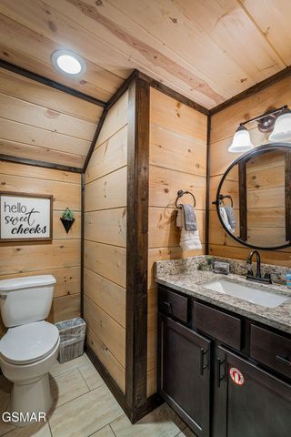 834 Pine Top Lane, Gatlinburg, TN 37738