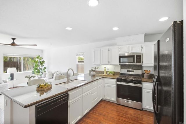 1009 Longfellow Court, Oceanside, CA 92057