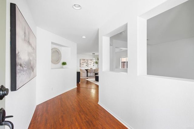 1009 Longfellow Court, Oceanside, CA 92057